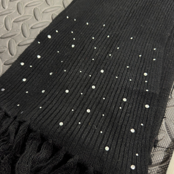 Lot of 2 Women's Black White Beaded Fringe Soft Winter Wrap Long Wide Neck Scarf - Picture 3 of 10